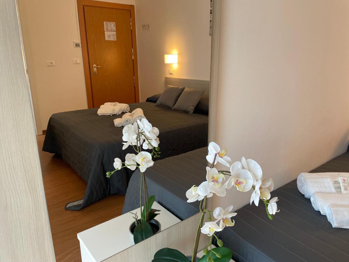 Hotel Augustus Milano Marittima Dış mekan fotoğraf
