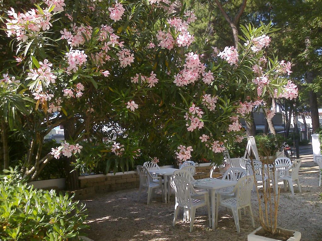 Hotel Augustus Milano Marittima Dış mekan fotoğraf